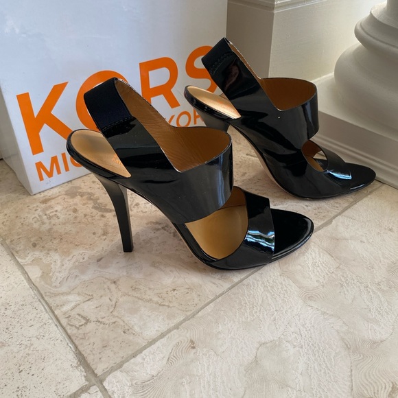 Kors-Michael Kors -Patent Leather Heels - Picture 2 of 8